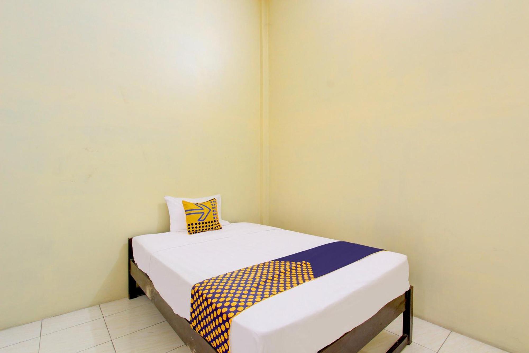 Spot On 93245 Guest House Mulia Dua Syariah Klaten エクステリア 写真