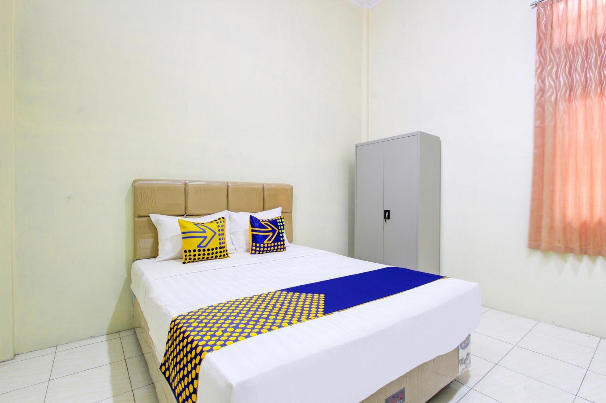Spot On 93245 Guest House Mulia Dua Syariah Klaten エクステリア 写真