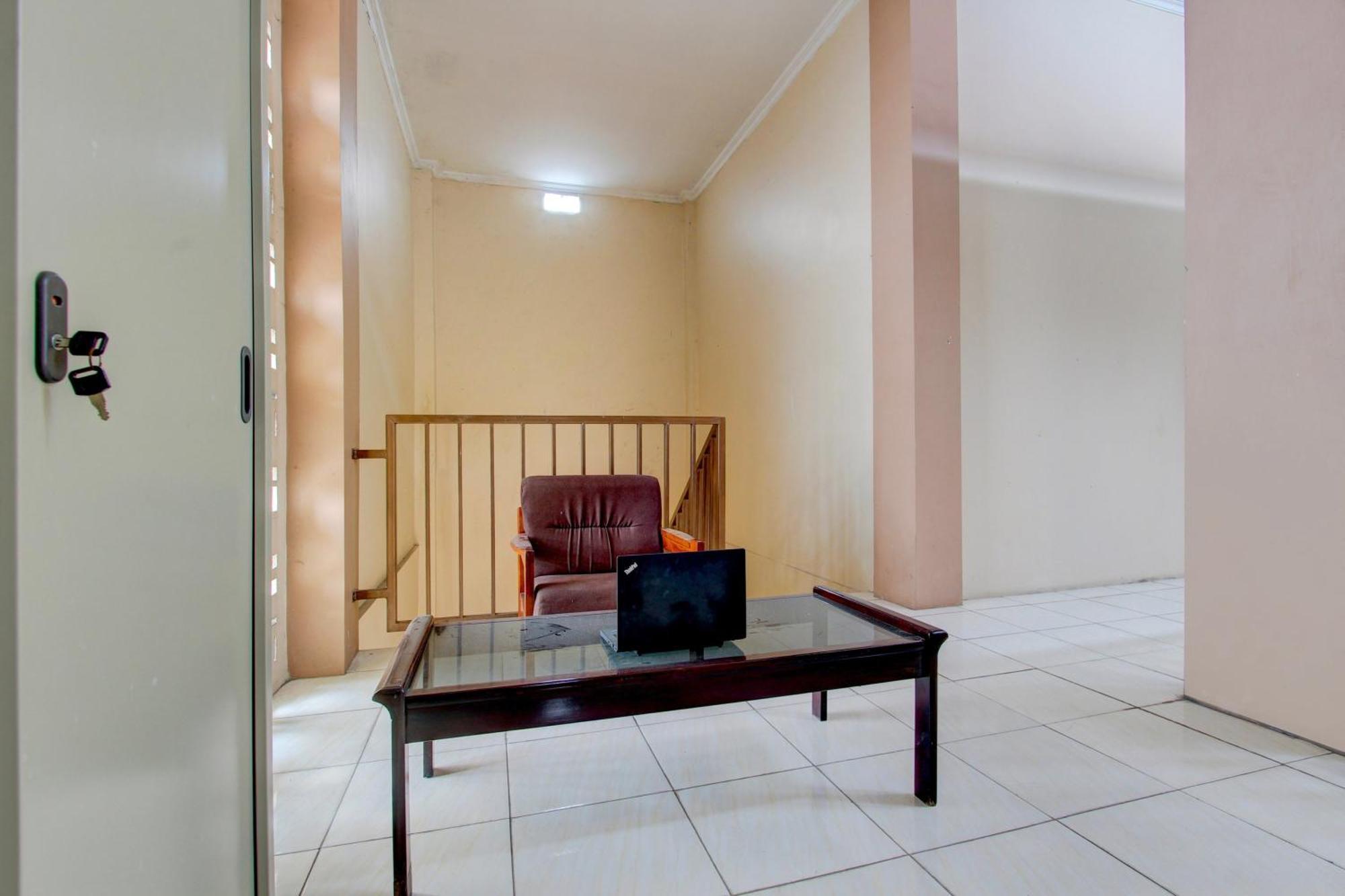 Spot On 93245 Guest House Mulia Dua Syariah Klaten エクステリア 写真