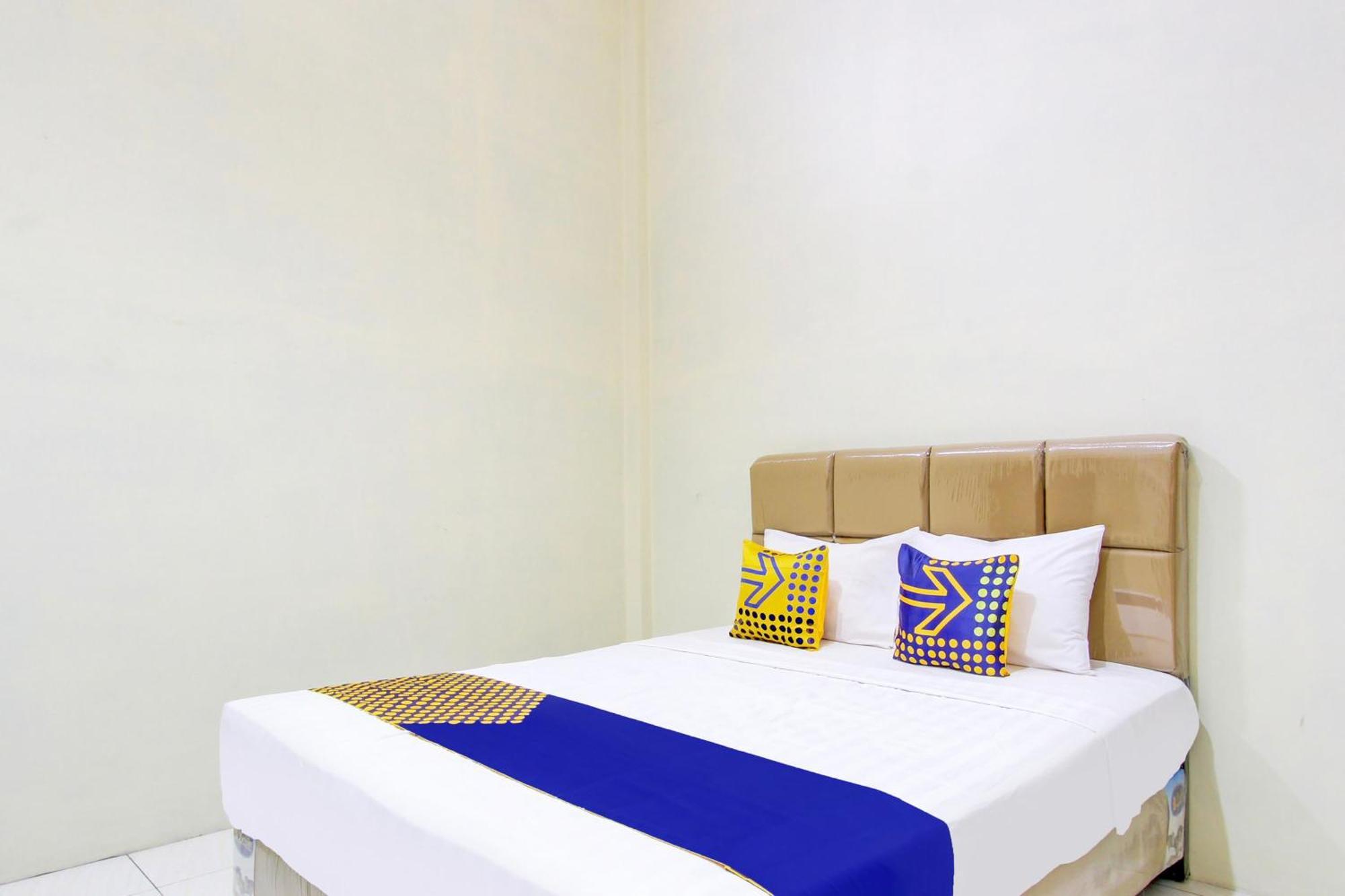 Spot On 93245 Guest House Mulia Dua Syariah Klaten エクステリア 写真